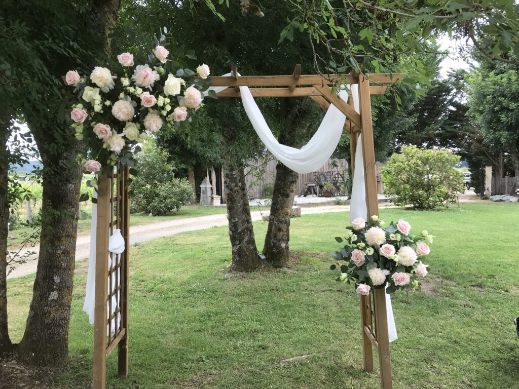 arche fleurie pour un mariage, mariage, des fleurs en ville, bordeaux, bergonié