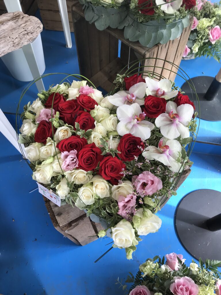 composition coeur fleurs locales de saison bordeauxdeuil